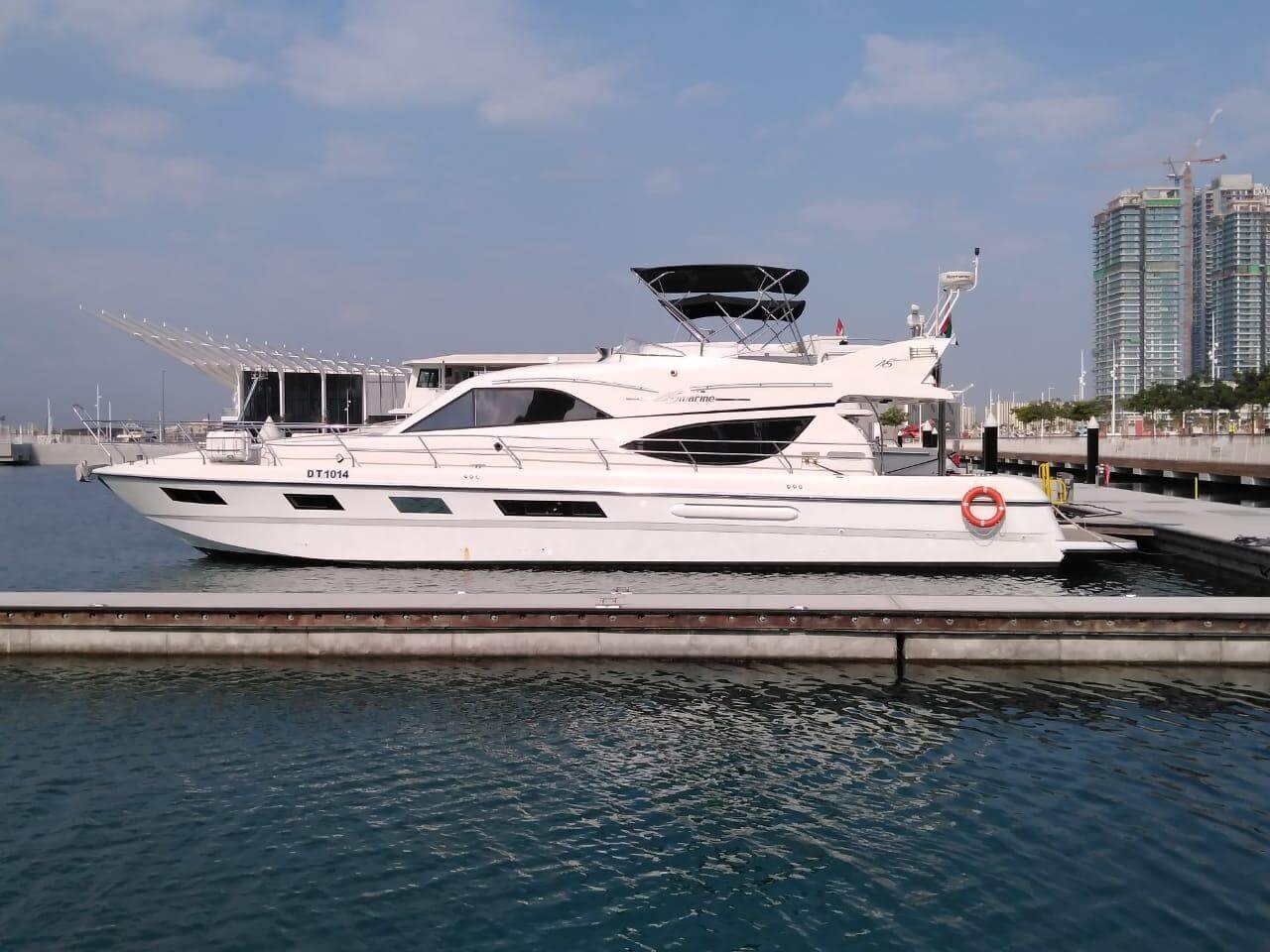 68FT (6-Hour cruise 40,000AED)